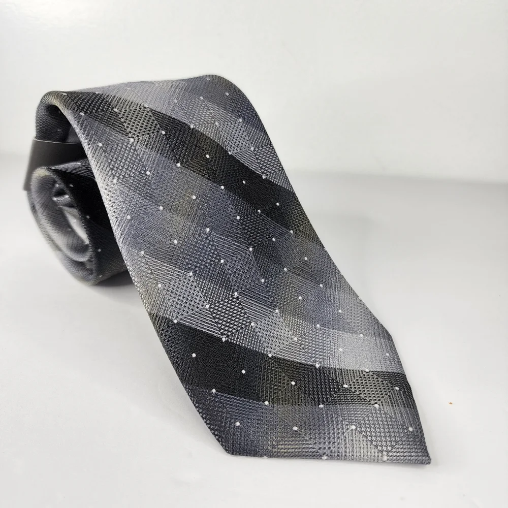 VAN HEUSEN Black Tie.